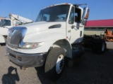 2005 International 4400 Daycab