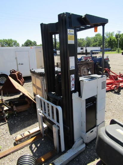 Yale C815N03097A Standup Forklift