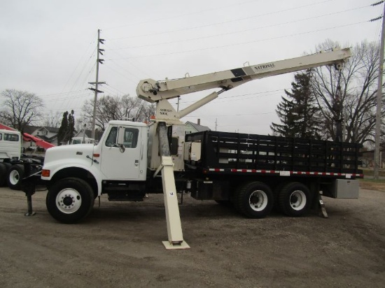 2000 International 4900 Flatbed w/ Crane