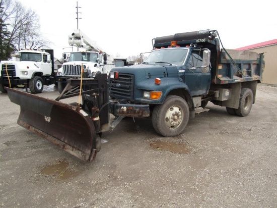 1995 Ford F800 Dump Truck W/ Plow