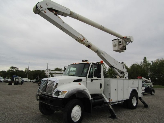 2006 International 7300 Bucket Truck