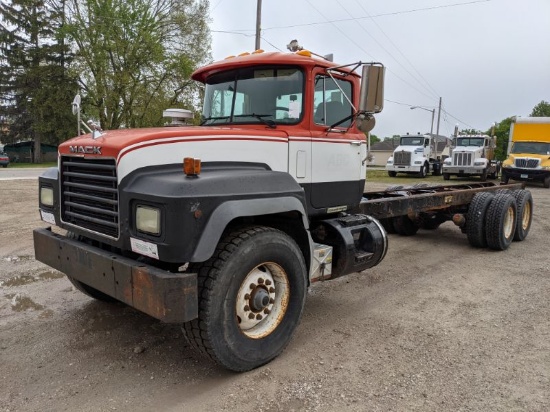 2002 Mack RD688S Cab & Chassis