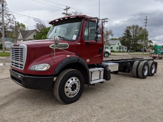 2015 Freightliner M2112 Cab & Chassis