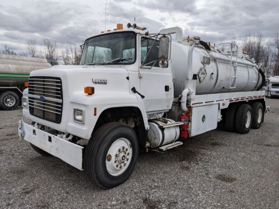 1994 Ford L8000 Vac Truck