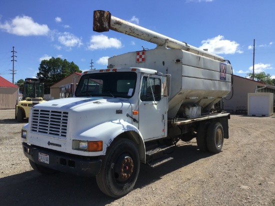 1993 International 4700 Feed Truck