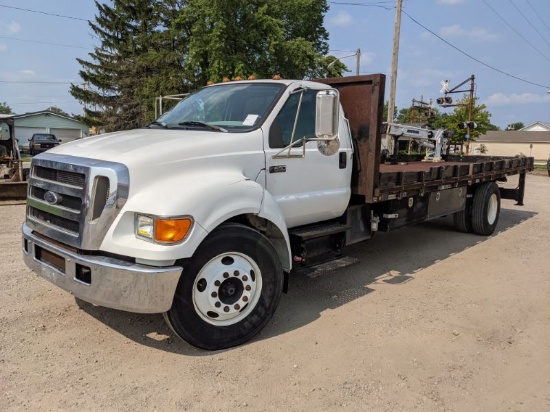 2005 Ford F650 Flatbed w/ Crane