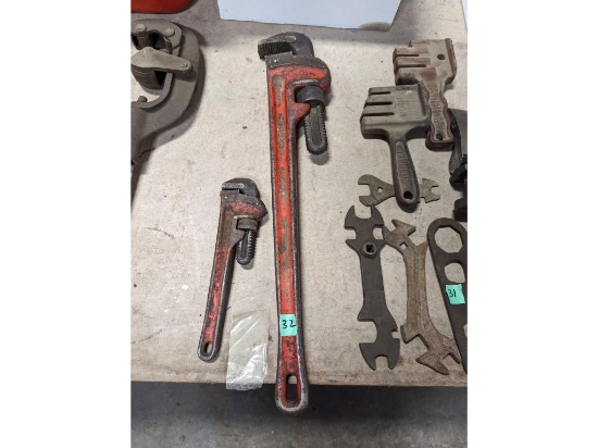 Ridged 10" & 24" Pipe Wrenches