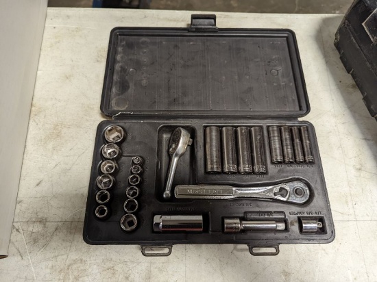 24 PC Craftsman Socket Wrench Set