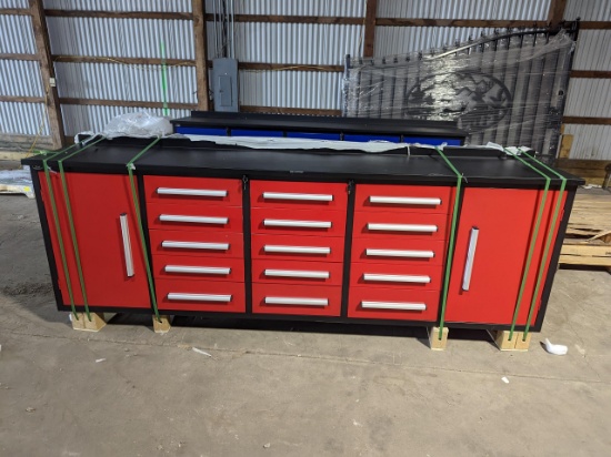 Steelman 10' Work Bench with 15 Drawers & 2 Cabinets.