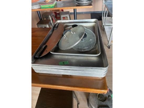 Trays, Lids, & Pizza Cutter
