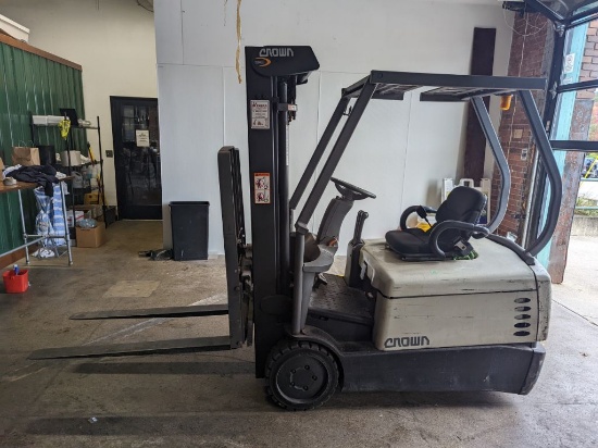 Crown SC 4000 Series Electric Forklift