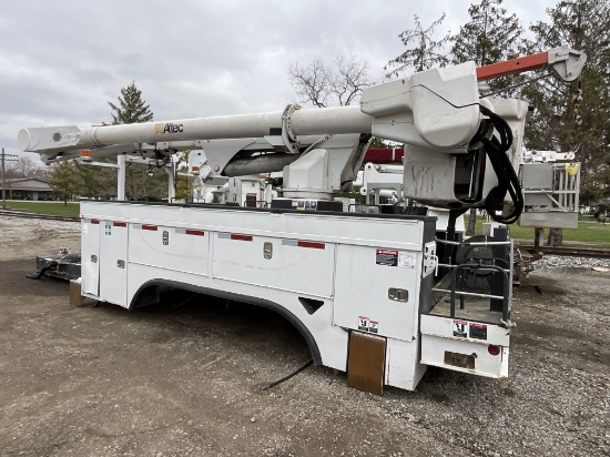 2012 Altec AM55E Bucket W Bed & Front Bumper w/ Winch | Commercial ...