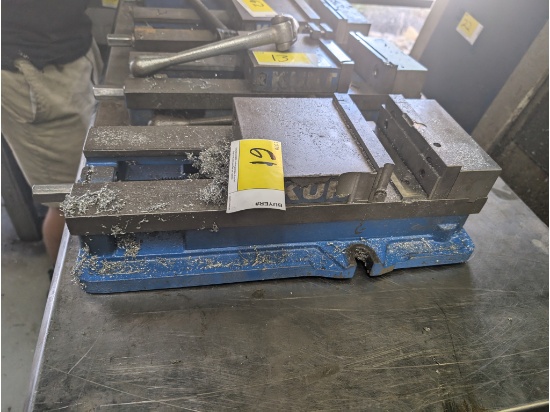 Kurt D688 Vise