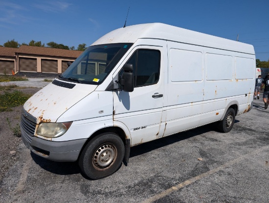 2005 Freightliner Sprinter Van