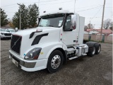 2015 volvo VNM Day Cab