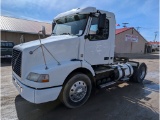 2013 Volvo VNL Day Cab