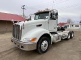 2013 Peterbilt 567 Daycab