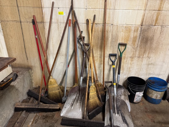 Scoop Shovels & Brooms