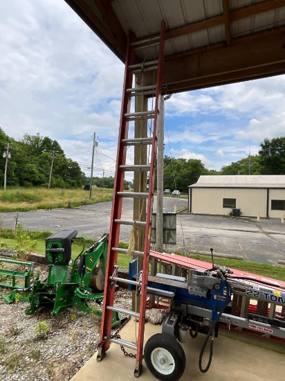 24' Fiberglass Extension Ladder