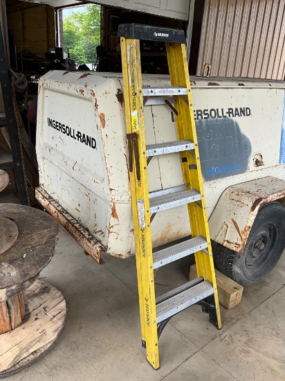 6' Husky Fiberglass Ladder