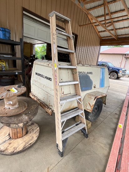 8' Werner Fiberglass Ladder