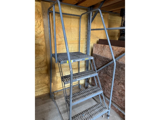 4-Step Rolling Ladder