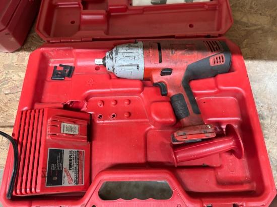 Milwaukee Heavy Duty V28 1/2" Impact Wrench W/