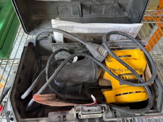 DeWalt Palm Grip Sander