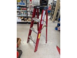 Werner 4' Fiberglass Stepladder