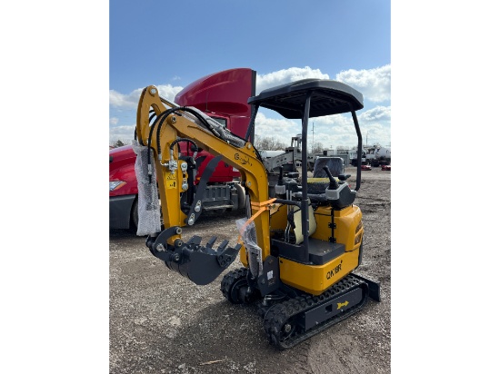 CFG QK18R Mini Excavator W/ Hydraulic Thumb