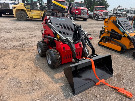 Future FT323TZ Wheel Mini Skid Loader