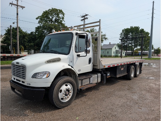 2014 Freightliner M2106 Flatbed w/ Moffett Hookup