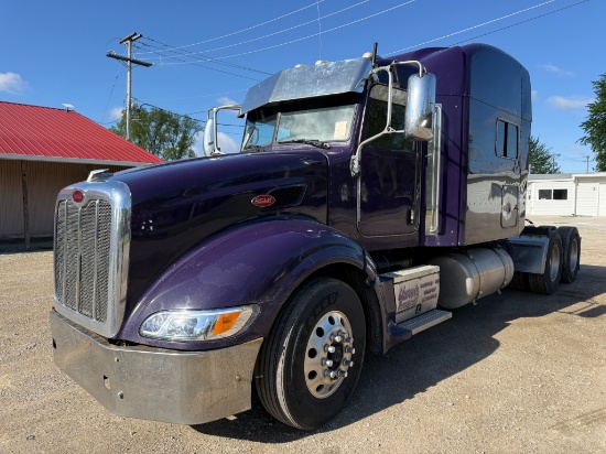 2014 Peterbilt 386 Sleeper