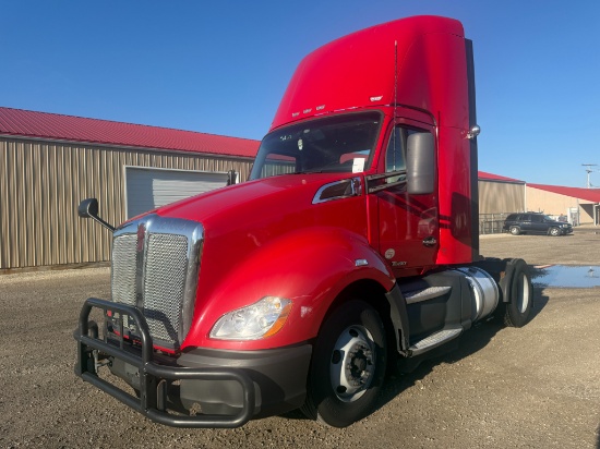 2021 Kenworth T680 Day Cab
