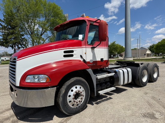 2013 Mack CXU613 Day Cab