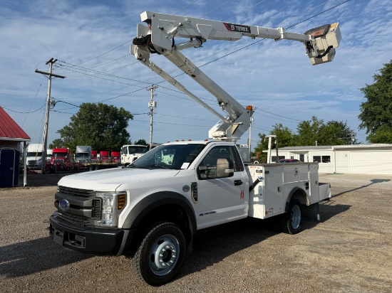 2019 Ford F-550 Bucket Truck
