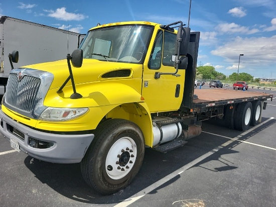 Offsite 2013 International Durastar Flatbed