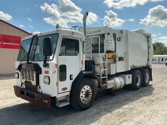 2019 Peterbilt 520 Garbage Truck