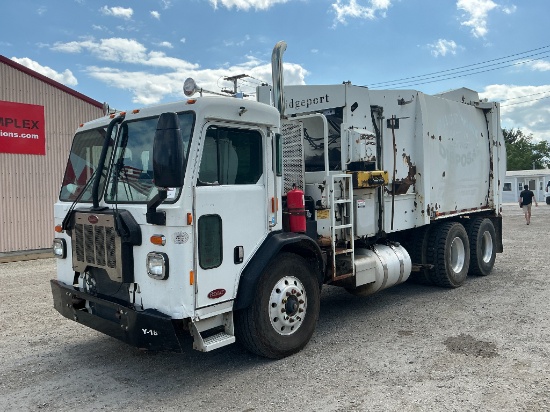 2018 Peterbilt 520 Garbage Truck