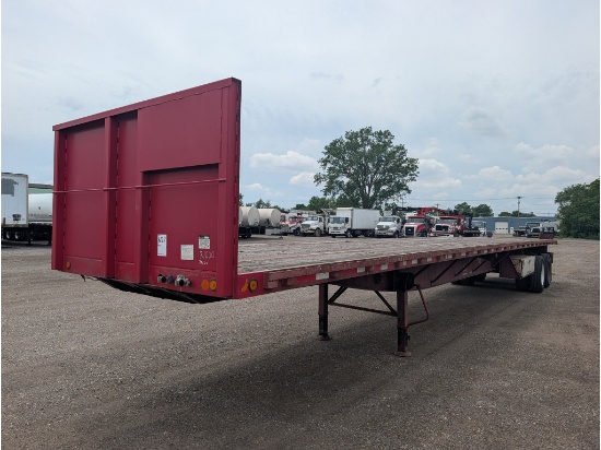2007 Lufkin Flatbed Trailer w/ Moffett Hookup
