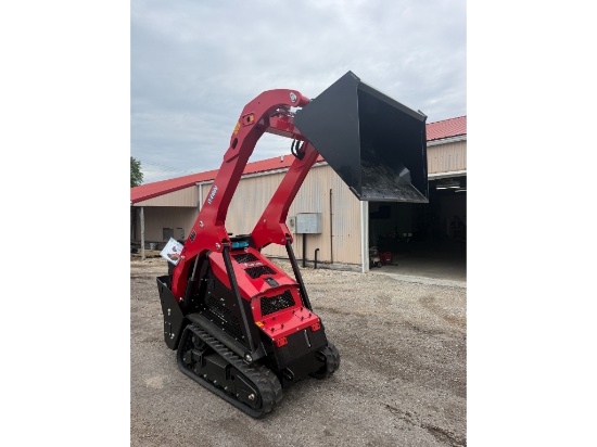 Future FT-v1000 Mini Skid Steer