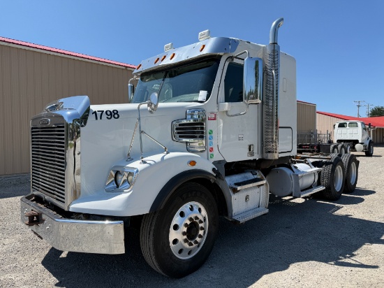 2016 Freightliner Coronado CD122 Sleeper