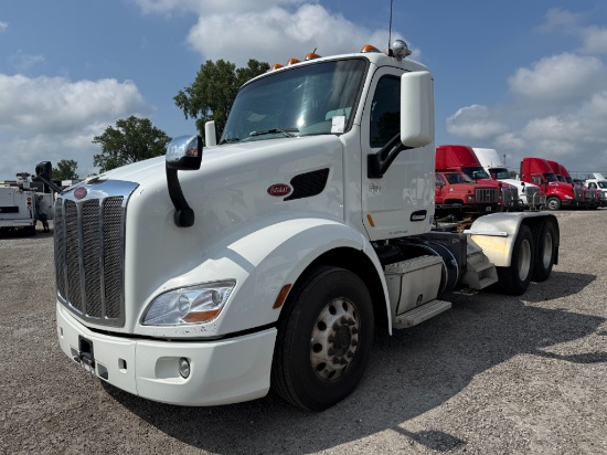 2016 Peterbilt 579 Day Cab