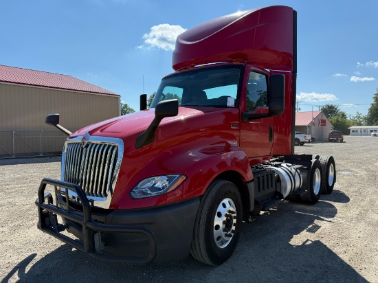 2020 International LT625 Day Cab