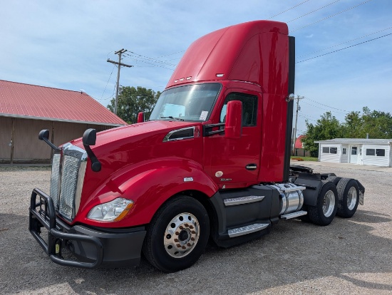 2021 Kenworth T680 Day Cab