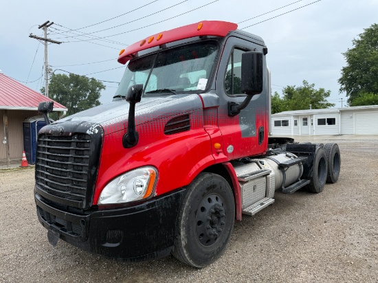 2013 Freightliner Cascadia Day Cab