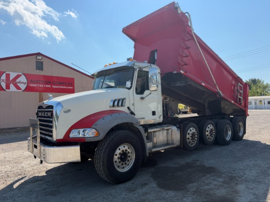 2016 Mack GU813 Dump Truck