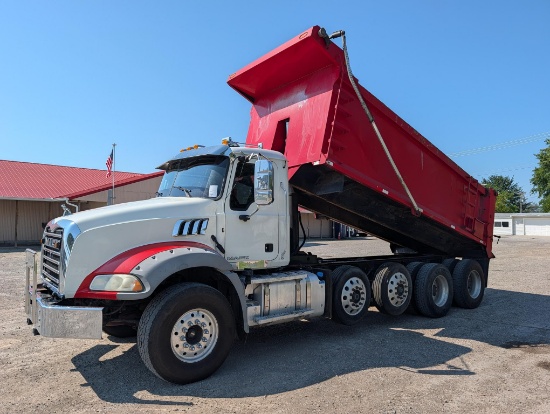 2016 Mack GU813 Dump Truck
