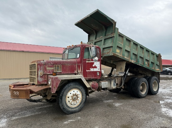 1992 International Paystar 5000 Dump Truck