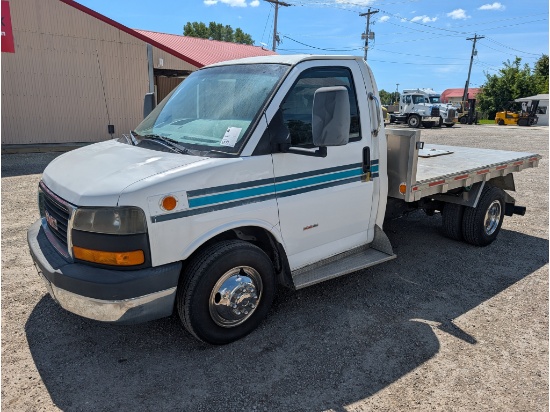 2009 GMC Savana 3500 Cutaway Flatbed